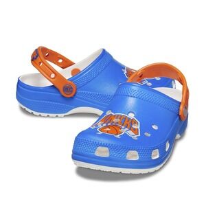 Crocs‎ NBA New York Knicks Classic Clogs 208862-100 Basketball Mens Size 10 NEW